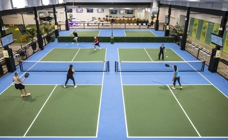 choi-pickleball-trong-nha