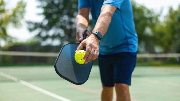 ky-thuat-lob-serve-pickleball