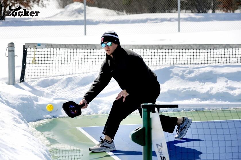 thi-dau-pickleball-moi-truong-khac-nghiet