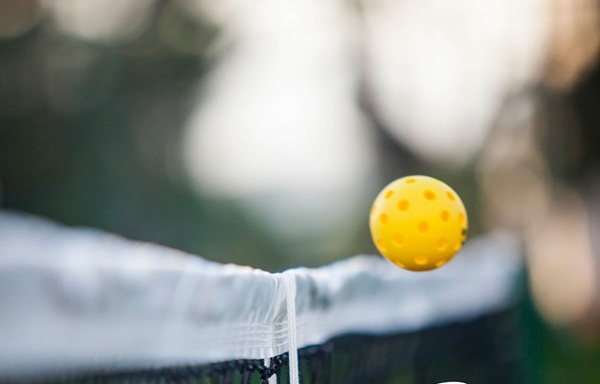 tinh-huong-bong-ch%E1%BA%A1m-luoi-pickleball
