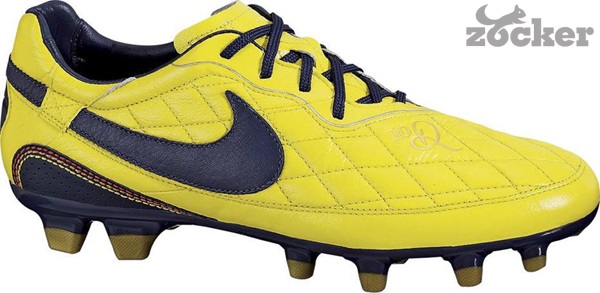 5 mẫu giày bóng đá mang thương hiệu RO "vẩu" - Ronaldinho