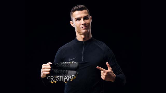 600 bàn thắng và đôi giày CR7 đặc biệt