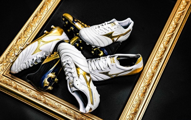 Bộ sưu tập giày đá bóng Mizuno Victory Gold