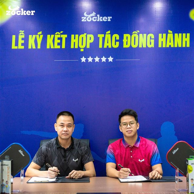 LỄ KÝ KẾT HỢP TÁC ZOCKER & VĐV HÙNG ANH