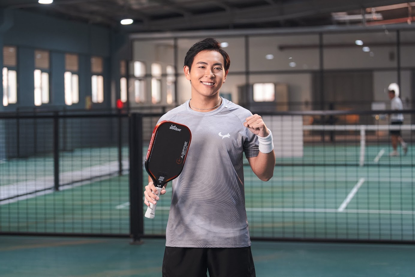 Vợt Pickleball trợ lực là gì? Ai nên sử dụng loại vợt này?